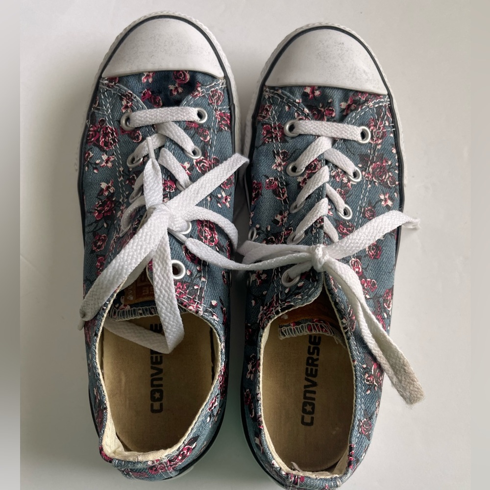 Converse All Star Sneakers, Canvas, Vintage Floral print, Sz 3 Youth